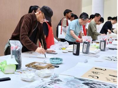 重慶電力高專舉辦詩(shī)詞書畫藝術(shù)交流展 助力文化育人